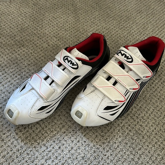 Northwave Carbon Cycling Shoes - Picture 1 of 8